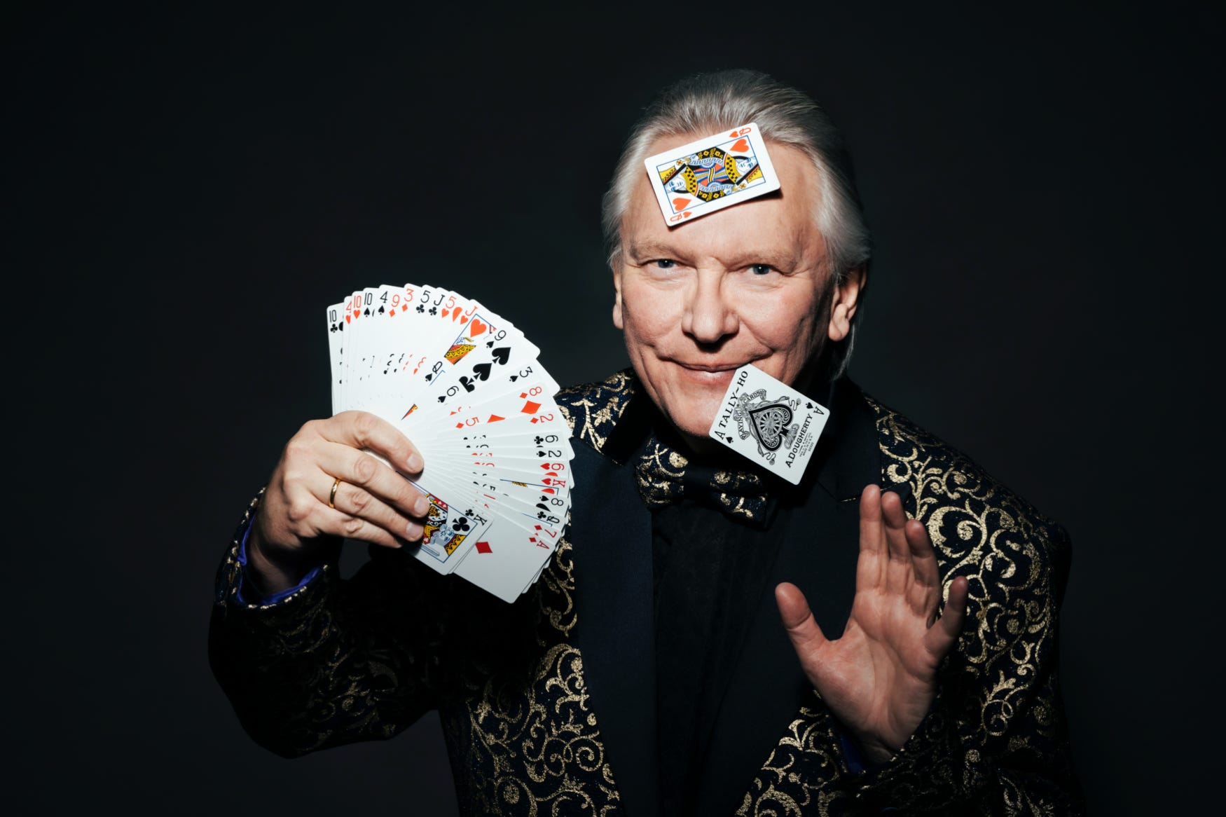 Zauberer, Zauberkünstler, MIKI, Michael Scheid, Card Magic, Close Up Magic, Stand Up Magic, Zaubershow, Magic Show, Best of Magic, der beste Zauberer, Best Magician